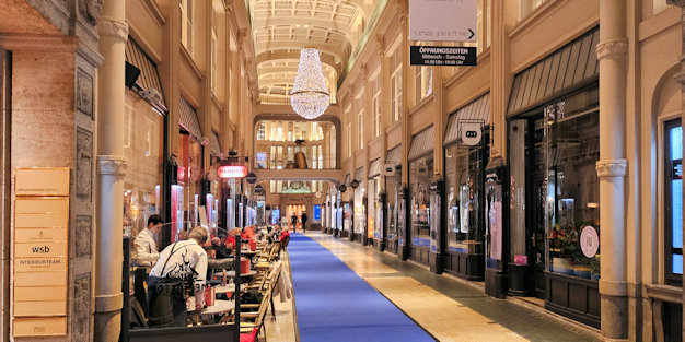 Night watchman Bremme - Mädler passage