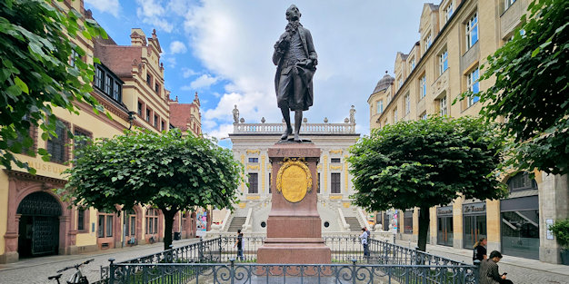 Stadtrundgang Leipzig - Naschmarkt mit Alter Handelsbörse und Goethedenkmal
