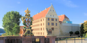 Schloss und Pöppelmannbrücke in Grimma