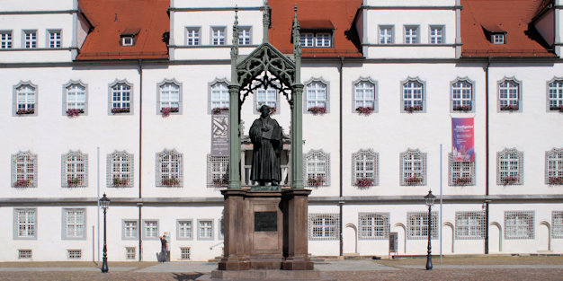 Lutherstadt Wittenberg - Lutherdenkmal auf dem Markt