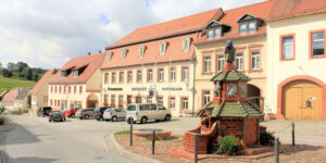 Markt und Töpferbrunnen in Kohren-Sahlis