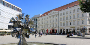 Klassizismus trifft DDR-Moderne am Richard-Wagner-Platz