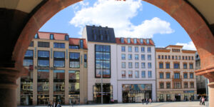 Moderne Neubauten am Markt in Leipzig