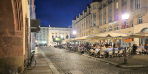 Abendliche Stimmung am Naschmarkt in Leipzig