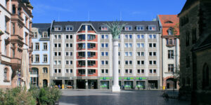 Angepasster DDR-Plattenbau am Nikolaikirchhof Leipzig